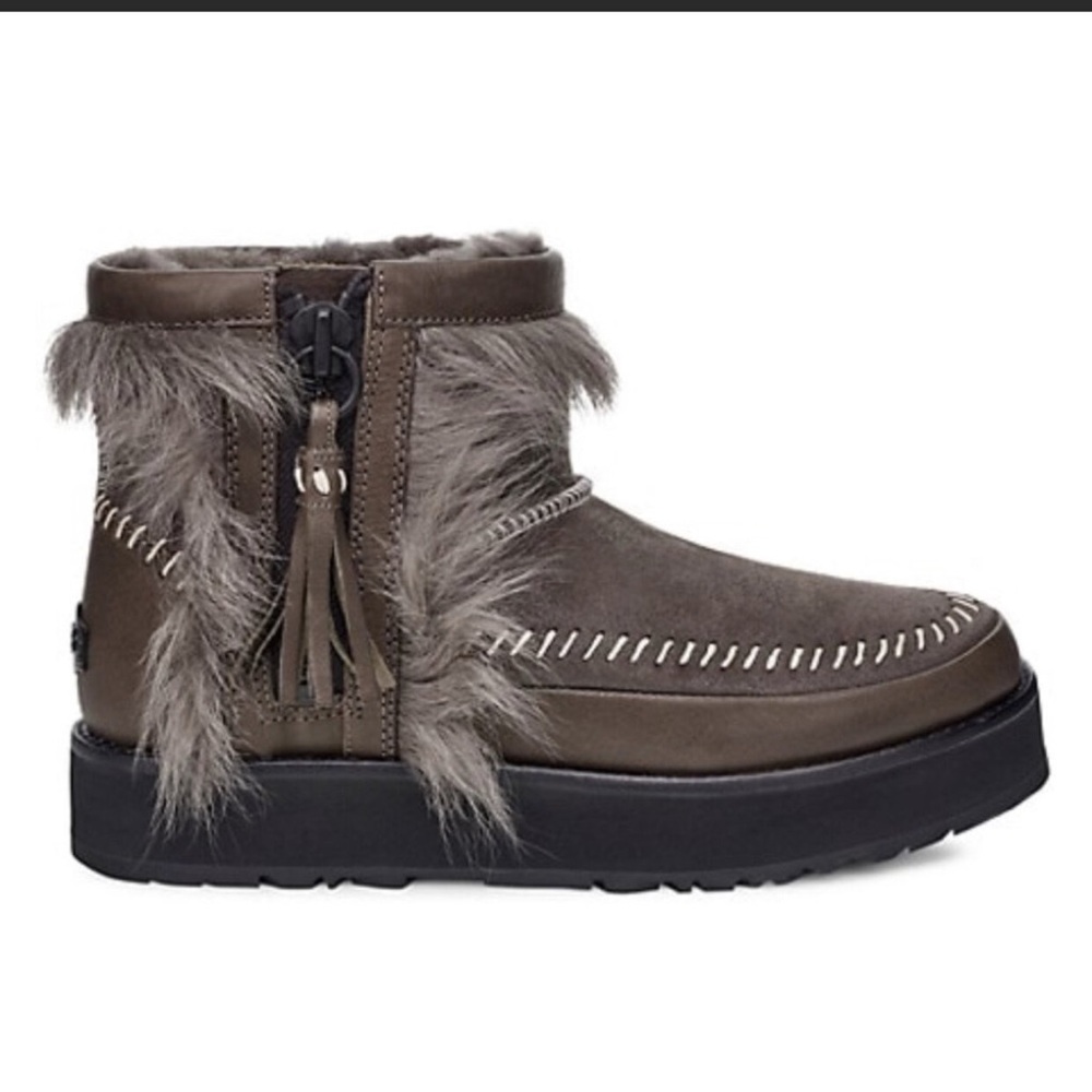 New in box Ugg Fluff punk boots